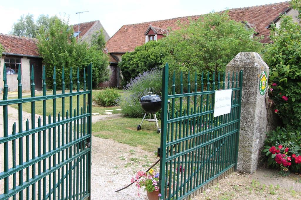 Le Clos De Chatres Oisly ภายนอก รูปภาพ