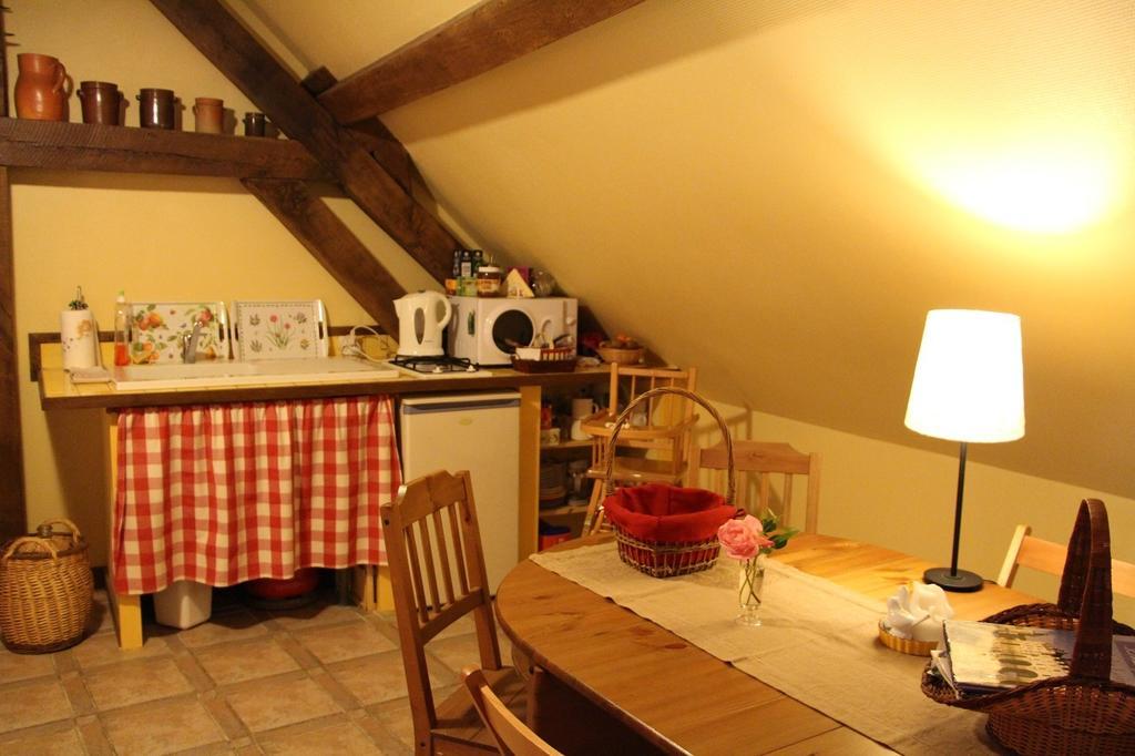 Le Clos De Chatres Oisly ภายนอก รูปภาพ